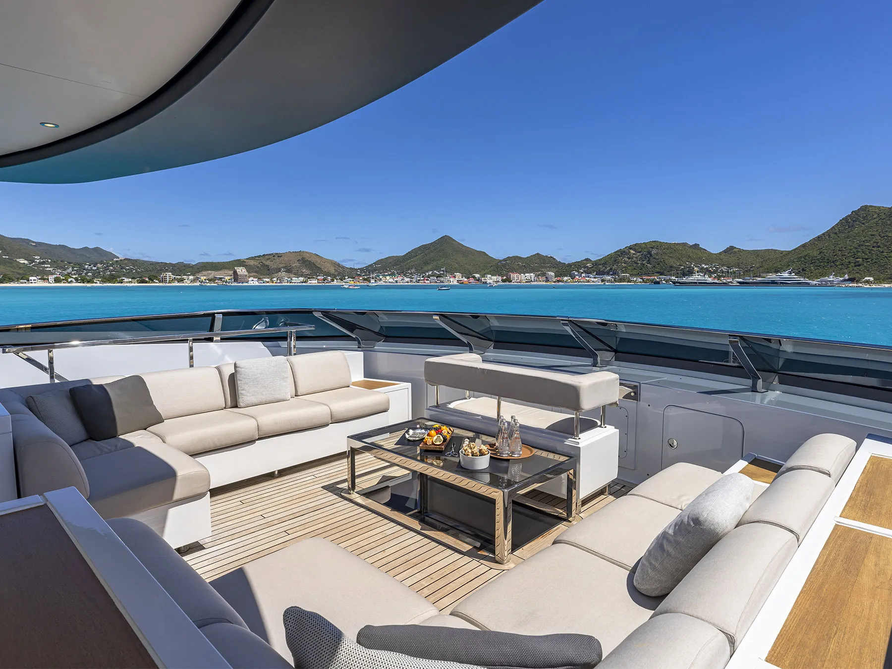 SEVEN SINS — Flybridge lounge